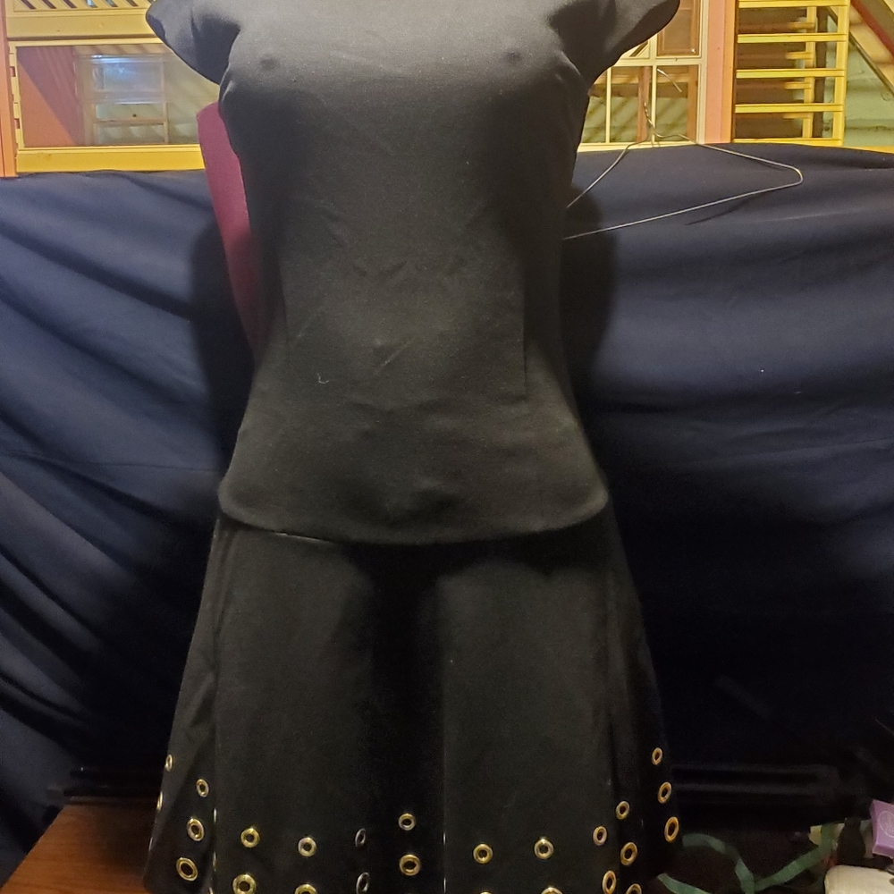 Misses Michael kors  Size 0 black stretch SS grommet trim aline mini Dress EUC